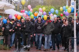 904 likes · 3 talking about this. Burgerwehr Von Rechtsextremen Hooligans Und Rockern