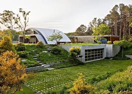 It's lost some of its original charms inside the new structure, there's now additional bedrooms, offices, and another bathroom that has spectacular windows scaling from the floor to the. 10 Airplane Hangar Homes That Will Make Your Jaw Drop Pilotmall Com