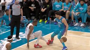 Vasilije Micic breaking Kevin Durant ankles for the layup 😱