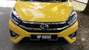 Kereta murah dengan reka bentuk moden dan bersenjata dengan spesifikasi yang berkelayakan dan mesra alam, nampaknya dibawa oleh perodua axia. Perbezaan Perodua Axia Facelift 2017 Se Youtube