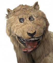 Bad Taxidermy The Lion At The Castle Of Gripsholm Doobybrain Com Bad Taxidermy Taxidermy Animals