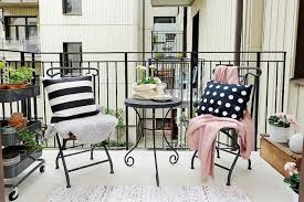 1001 Ideen Zum Thema Schmalen Balkon Gestalten Und Einrichten Balkon Gestalten Terrasse Dekor Balkon Design