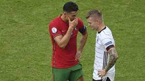 Football players with their kids lionel messi cristiano ronaldo isco balotelli toni kroos lewandowski marcelo hazard luis suarez. Euro 2021 Kroos Reveals What He Said To Cristiano Ronaldo Marca