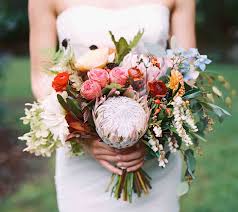 Anche se regalando un mazzo di fiori si va quasi sempre sul sicuro, bisogna comunque sempre rispettare certe regole generali, eccone alcune: Ispira Il Tuo Matrimonio Invernale Con Bouquet Di Fiori Qfiori