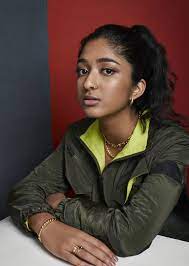 Maitreyi Ramakrishnan Recherche Google Never Have I Ever Hollywood Celebrities Netflix