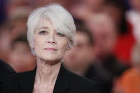 Sur des mélodies mélancoliques qu'elle affectionne, le répertoire de françoise hardy est en grande partie le reflet des doutes et des. Je Suis Completement Assechee De Partout A Cause Des Rayons Francoise Hardy Demande L Euthanasie
