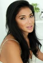 Nicole scherzinger perfect black hair as she performs this commercial. Nicole Scherzinger Wikipedia