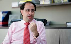 José manuel restrepo se desempeñaba como ministro de comercio y reemplazará a alberto carrasquilla, quien presentó renuncia este lunes he designado como nuevo ministro de hacienda a josé manuel restrepo, quien ocupa actualmente la jefatura del ministerio de comercio, comunicó. Y0ms6wzipgt Cm