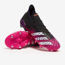 Grab a pair in your size today to max out your training regime and devastate at your next game. Adidas Predator Freak 1 Sg Schwarz Weiss Shock Pink Herren Fussballschuhe Pro Direct Soccer