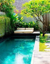 carrees rectangulaires pourquoi la petite piscine a tout d une grande elle decoration petite piscine piscine et jardin amenagement jardin