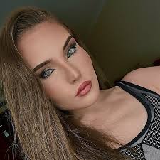 Top 100 Flight Attendant Influencers in 2025