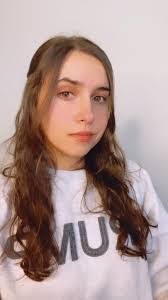 Cindy Peach's Instagram, Twitter & Facebook