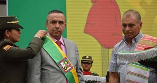El líder campesino del municipio de Dosquebradas-Risaralda, José Educardo  Morales Clavijo, fue invitado por el Alcalde Diego Ramos Castaño, a  imponerle la banda municipal - Periódico Palabras Mayores
