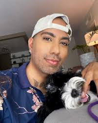 Daniel Chinchilla-Celebrity Beauty Artist (@BeautyByDChinchilla) • Facebook