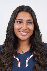 Leanna Garcia's Instagram, Twitter & Facebook