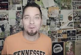 Living with corgi's brother and sister dog and munchkin cat. Morto Suicida Il Famoso Youtuber Steve Cash Radio 105