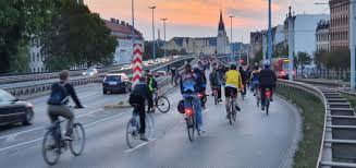 Über 10.000 demonstranten waren heute (31.01.21) in der wiener innenstadt unterwegs und demonstrierten gegen die corona. Fahrrad Du Bist Halle