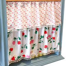 22 model gorden minimalis jendela rumah kecil terbaru karena kita ketahui gorden rumah minimalis memang sedang menjadi trend di kalangan masyarakat indonesia kepopuleran gorden jendela kecil memang tidak perlu diragukan lagi terutama gorden jendela kecil panjang yang. Tirai Jendela Kamar Mandi Dekorasi Tirai Jendela Pendek Warna Terang Untuk Kamar Tidur Buy Pendek Jendela Tirai Kamar Mandi Tirai Warna Cerah Tipis Tirai Product On Alibaba Com