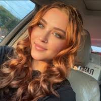 Alexis Brantley's Instagram, Twitter & Facebook