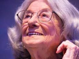 Angelina jolie reaparece após retirar seios (com fotos) a atriz americana angelina jolie reapareceu neste domingo, ao lado do marido brad pitt, pela primeira vez desde que anunciou ter retirado os. Hmi4g6fpdseiqm