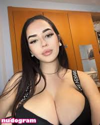 Paaularruizz2 OnlyFans nude photo 1 - Revealing