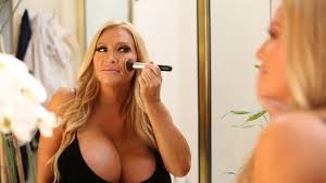 Porn star to Mormon: People quit religion for adult industry - Daily Star