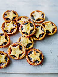Now it takes about 4 and a half hours until it is ready, but it makes the kitchen smell divine! Mary Berry S Fruit Mince Pies Recipe How To Make The Festive Treats According To The Bake Off Queen Mince Pies Recipe Christmas Berries Recipes Mince Pies Christmas