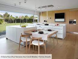 Cuisine tendance modele de cuisine life par socoo c. Cuisine Avec Ilot Central 15 Idees De Coin Repas Femme Actuelle Le Mag