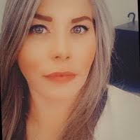 Stephanie Dutton's Instagram, Twitter & Facebook