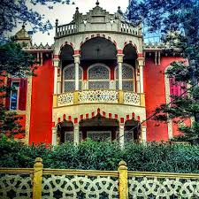 What A Treat To Have Those Kind Of Vintage Houses In Our City Beirut Clemenceau Palais Daouk Tree House Vintage House Architecture