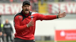 Baumgart blieb jedoch in der liga und wechselte ablösefrei zum fc energie cottbus. Trainer Baumgart Verlangert Beim Sc Paderborn Bundesliga Start Pures Glucksgefuhl Transfermarkt