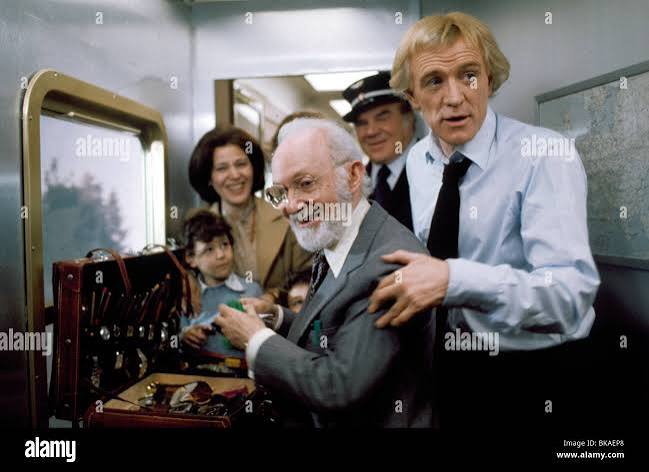 THE CASSANDRA CROSSING (1976) LEE STRASBERG, LIONEL STANDER, RICHARD HARRIS  CREDIT ITC - EDITORIAL USE ONLY CSC 028 Stock Photo - Alamy