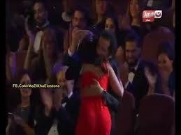 ظهرت لي لي الابنة الكبرى للنجمين أحمد حلمي ومنى زكى لأول مرة في لقاء تلفزيوني للحديث عن مشروعها الفني الجديد، الذي يعتمد على. Ø´Ø§Ù‡Ø¯ Ø±Ø¯ ÙØ¹Ù„ Ù…Ù†Ù‰ Ø²ÙƒÙŠ ÙˆØ£Ø­Ù…Ø¯ Ø­Ù„Ù…ÙŠ Ø£Ø«Ù†Ø§Ø¡ Ø­ØµÙˆÙ„ Ù…Ù†Ù‰ Ø²ÙƒÙŠ Ù„Ø¬Ø§Ø¦Ø²Ø© Ø£ÙØ¶Ù„ Ù…Ù…Ø«Ù„Ø© 2016 Youtube