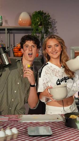 Daar is hij dan, de tweede bak video! Vandaag met Mingus en Noa! 🥧 Bereid  je voor op een hoop geschreeuw, een tweede poging en veel 'proeven' 🙃  Denken jullie dat deze