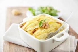 Decouvrez Cette Recette De Pommes Fondantes Gratine De Reblochon Et Noix Expliquee Par Nos Chefs Recette Gratin Recette Pomme Gratin Pomme De Terre