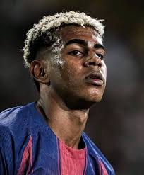 Lebanese team struggling in football match