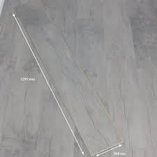 White oak flooring has been rapidly growing in popularity and seems to be outpacing red oak hardwood in terms of growth. Denver Oak Laminate Flooring Discount Flooring Depot