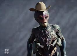 Resident alien season 1 episode 10 review: Recap Resident Alien Season 1 Ep 3 Secrets Dead Bodies House Parties And Cowboys Your Entertainment Corner