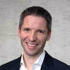 June Carl's Instagram, Twitter & Facebook