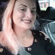 iso someone who has a airbnb with a pool !!!