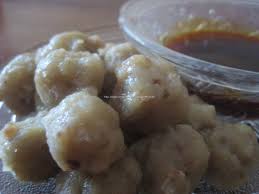 Ketan hitam ini enak dimakan dengan parutan kelapa dan gula pasir. Kudapan Kukus Dapur Ummi Pandan