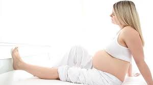 Como aliviar los pies hinchados