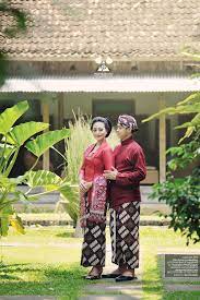 Check spelling or type a new query. Prewedding Jawa Romantis Unik 17 Foto Prewed Adat Jawa Outdoor Indoor D Omah Jogja Nesa Eko Pose Perkawinan Foto Perkawinan Pernikahan Tradisional