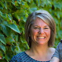 Katie Wiles's Instagram, Twitter & Facebook