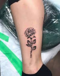 Tattoo Rose Klein Vorlage Tattooistartmag Darkartists Inkedmagazine Rose Tattoo Leg Rose Tattoos Tattoos For Women Flowers