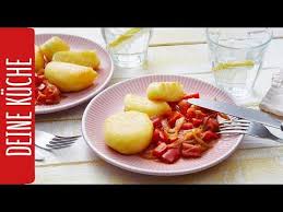 Mit Nur Kleinem Aufwand Kannst Du Mit Unserem 7 Zutaten Rewe Rezept Kostliche Kleine Kartoffelknodel Mit Paprikasosse Zaubern Jetzt Paprikasosse Rezepte Knodel