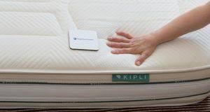 Neben den bekannten händlern wie dem dänischen bettenlager, matratzen concord, ikea oder anderen möbelhäuser gibt es seit einigen jahren viele neue anbieter die hauptsächlich über das internet ihre produkte anbieten. Matratze 160 200 Test Vergleich 2021 á… Tuv Zertifiziert