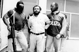 È questo il tempo trascorso dal 23 maggio del 1992, quando il giudice giovanni falcone e altre quattro persone sono stati uccisi nella. Ykoaejgv6 Wc2m