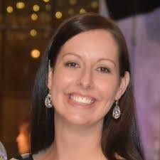 Elizabeth Shilling's Instagram, Twitter & Facebook