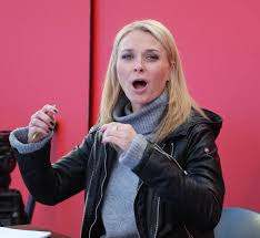 Последние твиты от esther sedlaczek (@esthersedlaczek). Britta Hofmann Sky Moderatorin Ultra Sexy Am Strand So Lustig Reagiert Schwangere Kollegin Esther Sedlaczek Mopo De